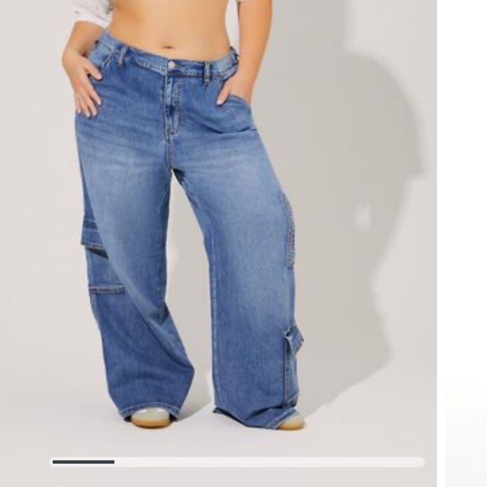 Plus Size Wide Leg Stretch Cargo Jeans 18